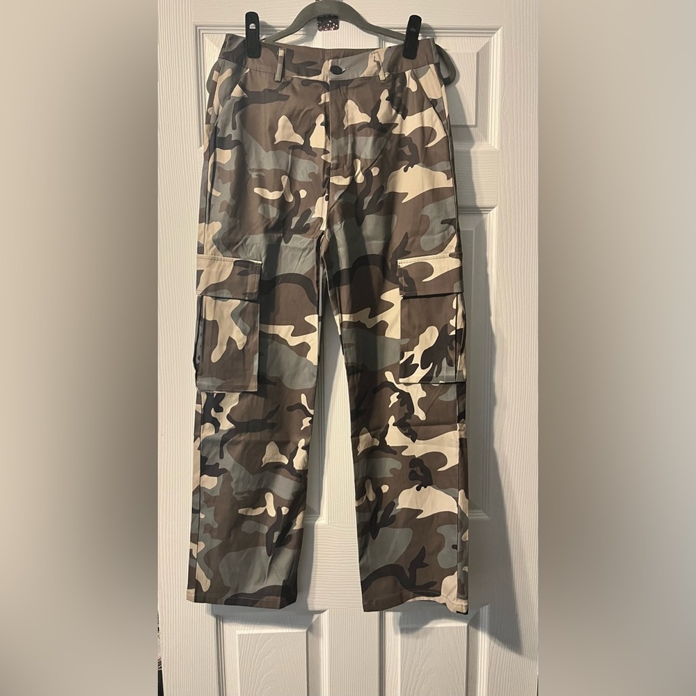 New! Camouflage Pants - Picture 3 of 4